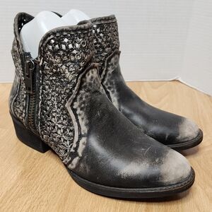 Circle G Cut-Out Booties Round Toe Grey Beige Distressed Size 10